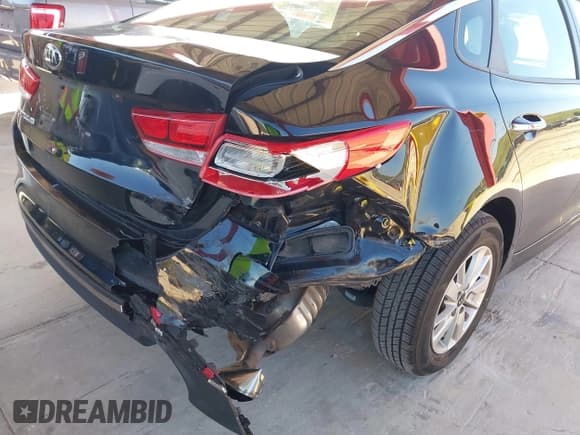 ✅ 2017 Kia Optima LX • VIN: 5XXGT4L34HG154966 • Lot: 43502862. Wystawiony na IAAI z przebiegiem 123 743 mil. Bezpłatny archiwum sprzedaży aukcyjnych z USA i szczegółowy raport historii pojazdu na DreamBid. Zdjęcie 6.