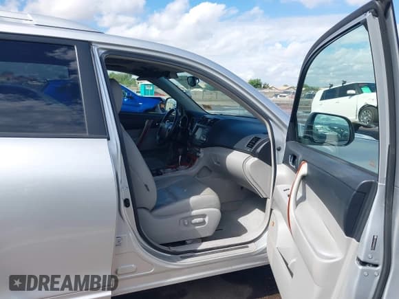 ✅ 2008 Toyota Highlander Limited • VIN: JTEDS42A482023317 • Лот: 43417894. Опубликован ранее на IAAI с пробегом 223 617 миль. Бесплатный доступ к архиву аукционных продаж из США и подробный отчёт об истории автомобиля на DreamBid. Изображение 5.