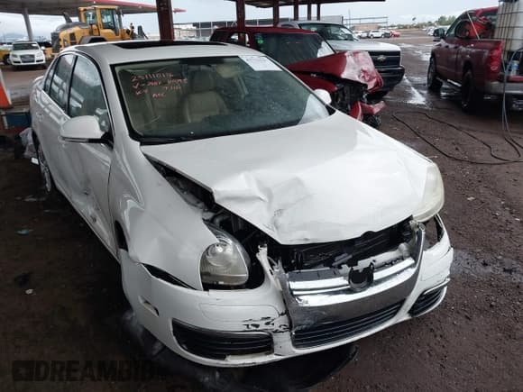 ✅ 2007 Volkswagen Jetta 2.5 • VIN: 3VWDF71K57M013887 • Лот: 43733147. Опубликован ранее на IAAI с пробегом Не указан. Бесплатный доступ к архиву аукционных продаж из США и подробный отчёт об истории автомобиля на DreamBid. Изображение 1.