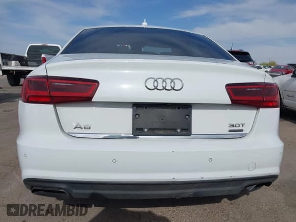 ✅ 2017 Audi A6 Prestige • VIN: WAUH2AFC4HN039271 • Лот: 42347875. Опубликован ранее на IAAI с пробегом 61 553 миль. Бесплатный доступ к архиву аукционных продаж из США и подробный отчёт об истории автомобиля на DreamBid. Изображение 17.