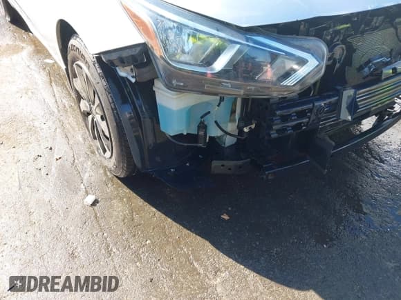 ✅ 2020 Nissan Versa S • VIN: 3N1CN8DV2LL902162 • Lot: 43671182. Listed on IAAI with 138,464 mi. Free auction sales archive from the USA and detailed vehicle history report at DreamBid. Image 17.