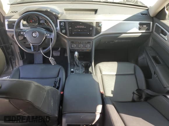 ✅ 2018 Volkswagen Atlas SE • VIN: 1V2KR2CA5JC577751 • Lot: 71287595. Listed on Copart with 84,290 mi. Free auction sales archive from the USA and detailed vehicle history report at DreamBid. Image 8.