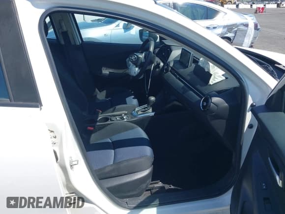 ✅ 2017 Toyota Yaris • VIN: 3MYDLBYV9HY148574 • Lot: 43056393. Listed on IAAI with 16,516 mi. Free auction sales archive from the USA and detailed vehicle history report at DreamBid. Image 5.