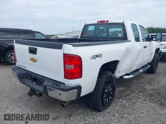 ✅ 2013 Chevrolet Silverado 2500HD Work Truck • VIN: 1GC2KVCG7DZ403046 • Lot: 42442506. Wystawiony na IAAI z przebiegiem 304 543 mil. Bezpłatny archiwum sprzedaży aukcyjnych z USA i szczegółowy raport historii pojazdu na DreamBid. Zdjęcie 4.