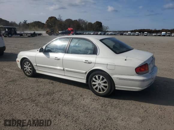 2004 Hyundai Sonata GLS with VIN KMHWF35H34A920659, listed as a Copart auction lot 77813554 with 76,938 mi miles and Clean title. Bid and sale history available at DreamBid. Image 2.