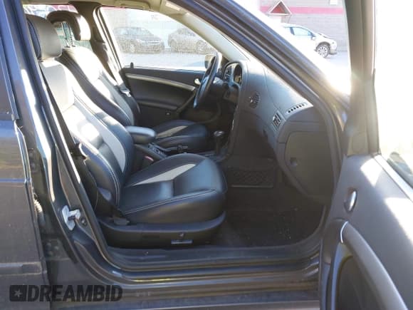 ✅ 2009 Saab 9-5 Aero • VIN: YS3EH49G393502608 • Lot: 43069613. Wystawiony na IAAI z przebiegiem 134 569 mil. Bezpłatny archiwum sprzedaży aukcyjnych z USA i szczegółowy raport historii pojazdu na DreamBid. Zdjęcie 5.