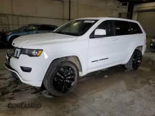 2018 Jeep Grand Cherokee Altitude z VIN 1C4RJFAG4JC397098, wystawiony jako Copart lot #82310585 z przebiegiem 138 914 mil mil oraz Szkoda całkowita • Salvage title. Historia ofert i sprzedaży dostępna na DreamBid. Obrazek 1.