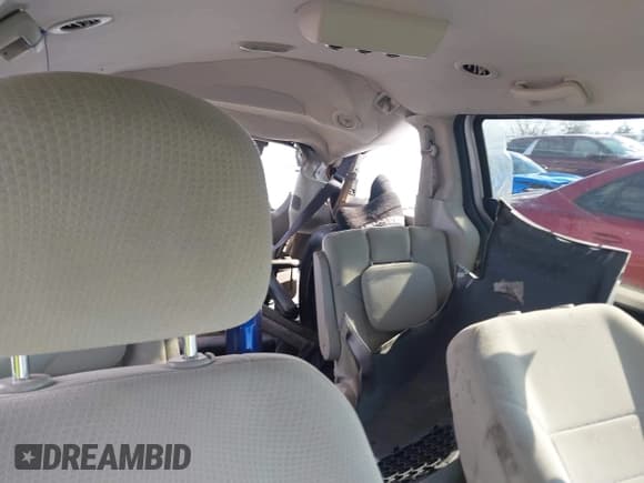 ✅ 2012 Dodge Grand Caravan SXT • VIN: 2C4RDGCGXCR364756 • Lot: 41265091. Wystawiony na IAAI z przebiegiem 271 731 mil. Bezpłatny archiwum sprzedaży aukcyjnych z USA i szczegółowy raport historii pojazdu na DreamBid. Zdjęcie 8.