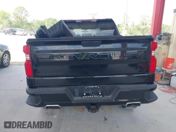 ✅ 2022 Chevrolet Silverado 1500 LT Trail Boss • VIN: 1GCPYFED3NZ234464 • Lot: 42103214. Wystawiony na IAAI z przebiegiem 30 250 mil. Bezpłatny archiwum sprzedaży aukcyjnych z USA i szczegółowy raport historii pojazdu na DreamBid. Zdjęcie 17.