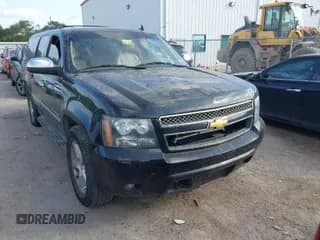✅ 2014 Chevrolet Suburban LTZ • VIN: 1GNSCKE08ER220808 • Lot: 42022477. Wystawiony na IAAI z przebiegiem 192 488 mil. Bezpłatny archiwum sprzedaży aukcyjnych z USA i szczegółowy raport historii pojazdu na DreamBid. Zdjęcie 1.