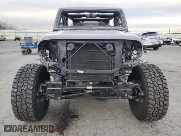 ✅ 2023 Jeep Wrangler Sahara • VIN: 1C4JJXP69PW516059 • Лот: 91528835. Опубликован ранее на Copart с пробегом 41 462 миль. Бесплатный доступ к архиву аукционных продаж из США и подробный отчёт об истории автомобиля на DreamBid. Изображение 5.