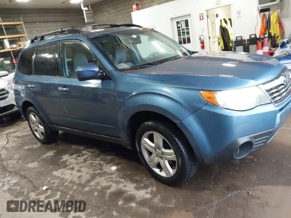 ✅ 2010 Subaru Forester X Premium • VIN: JF2SH6CC9AH804277 • Lot: 43683588. Wystawiony na IAAI z przebiegiem 200 840 mil. Bezpłatny archiwum sprzedaży aukcyjnych z USA i szczegółowy raport historii pojazdu na DreamBid. Zdjęcie 1.