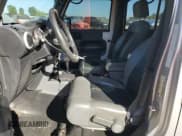 ✅ 2008 Jeep Wrangler Unlimited Sahara • VIN: 1J8GA591X8L575746 • Лот: 84580255. Опубликован ранее на Copart с пробегом 175 733 миль. Бесплатный доступ к архиву аукционных продаж из США и подробный отчёт об истории автомобиля на DreamBid. Изображение 7.