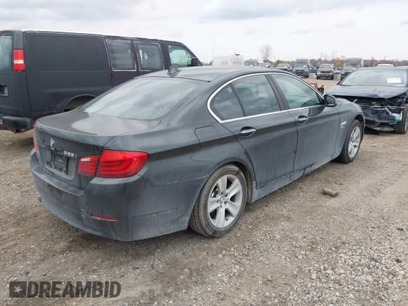 ✅ 2012 BMW 5 Series 528i xDrive • VIN: WBAXH5C50CDW03794 • Lot: 43614014. Wystawiony na IAAI z przebiegiem 158 991 mil. Bezpłatny archiwum sprzedaży aukcyjnych z USA i szczegółowy raport historii pojazdu na DreamBid. Zdjęcie 4.