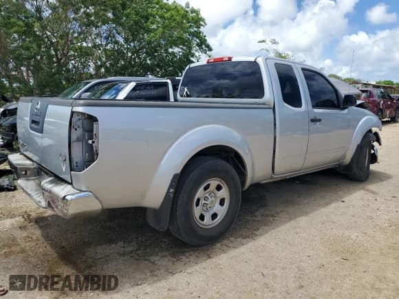 ✅ 2010 Nissan Frontier XE • VIN: 1N6BD0CTXAC413835 • Лот: 58065435. Опубликован ранее на Copart с пробегом Не указан. Бесплатный доступ к архиву аукционных продаж из США и подробный отчёт об истории автомобиля на DreamBid. Изображение 3.
