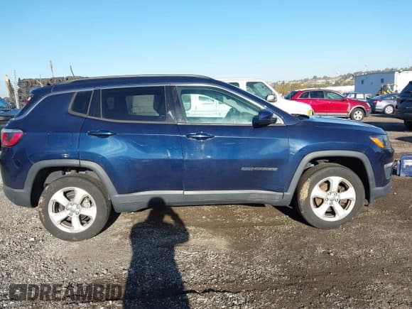 ✅ 2018 Jeep Compass Latitude • VIN: 3C4NJDBB7JT176587 • Lot: 43499713. Wystawiony na IAAI z przebiegiem 100 100 mil. Bezpłatny archiwum sprzedaży aukcyjnych z USA i szczegółowy raport historii pojazdu na DreamBid. Zdjęcie 13.