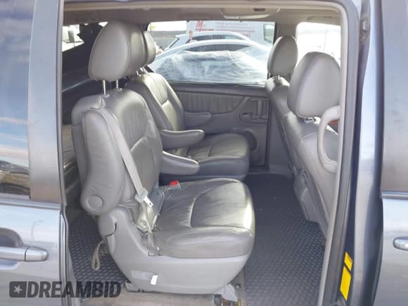 ✅ 2010 Toyota Sienna XLE Limited • VIN: 5TDYK4CC2AS291674 • Lot: 43815200. Wystawiony na IAAI z przebiegiem 231 078 mil. Bezpłatny archiwum sprzedaży aukcyjnych z USA i szczegółowy raport historii pojazdu na DreamBid. Zdjęcie 8.