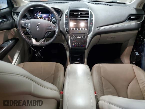 ✅ 2018 Lincoln MKC Reserve • VIN: 5LMCJ3D94JUL14080 • Lot: 91262955. Wystawiony na Copart z przebiegiem 66 583 mil. Bezpłatny archiwum sprzedaży aukcyjnych z USA i szczegółowy raport historii pojazdu na DreamBid. Zdjęcie 8.