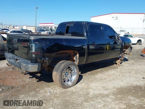 ✅ 2012 Chevrolet Silverado 1500 LTZ • VIN: 3GCPCTE0XCG187988 • Lot: 41315163. Wystawiony na IAAI z przebiegiem 218 700 mil. Bezpłatny archiwum sprzedaży aukcyjnych z USA i szczegółowy raport historii pojazdu na DreamBid. Zdjęcie 4.