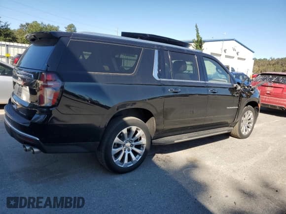 ✅ 2021 Chevrolet Suburban Premier • VIN: 1GNSKFKD6MR187162 • Lot: 76249534. Wystawiony na Copart z przebiegiem 42 017 mil. Bezpłatny archiwum sprzedaży aukcyjnych z USA i szczegółowy raport historii pojazdu na DreamBid. Zdjęcie 3.