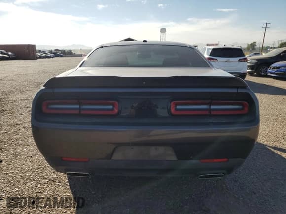 ✅ 2022 Dodge Challenger SXT • VIN: 2C3CDZAG0NH144608 • Lot: 92120125. Wystawiony na Copart z przebiegiem 26 688 mil. Bezpłatny archiwum sprzedaży aukcyjnych z USA i szczegółowy raport historii pojazdu na DreamBid. Zdjęcie 6.