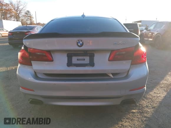 ✅ 2017 BMW 5 Series 540i xDrive • VIN: WBAJE7C38HG479241 • Лот: 43596981. Опубликован ранее на IAAI с пробегом 128 732 миль. Бесплатный доступ к архиву аукционных продаж из США и подробный отчёт об истории автомобиля на DreamBid. Изображение 16.