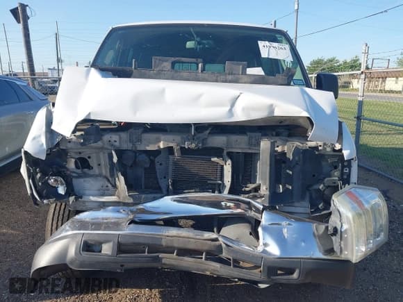 ✅ 2014 Ford Econoline Passenger XL • VIN: 1FBSS3BLXEDA86613 • Lot: 41996263. Wystawiony na IAAI z przebiegiem 238 848 mil. Bezpłatny archiwum sprzedaży aukcyjnych z USA i szczegółowy raport historii pojazdu na DreamBid. Zdjęcie 12.