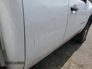 2013 Chevrolet Silverado 2500HD Work Truck z VIN 1GB2CVCG9DZ150569, wystawiony jako IAAI lot #43074807 z przebiegiem 148 080 mil mil oraz . Historia ofert i sprzedaży dostępna na DreamBid. Obrazek 1.