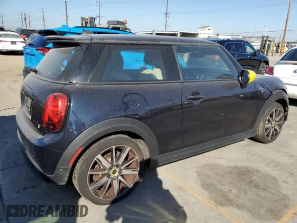 2024 MINI Hardtop Cooper SE с VIN WMW13DJ0XR2U84162, выставлен на аукционе Copart как лот 91054485 с пробегом 16 950 миль миль и Списание • Salvage title. История ставок и продаж доступна на DreamBid. Изображение 3.