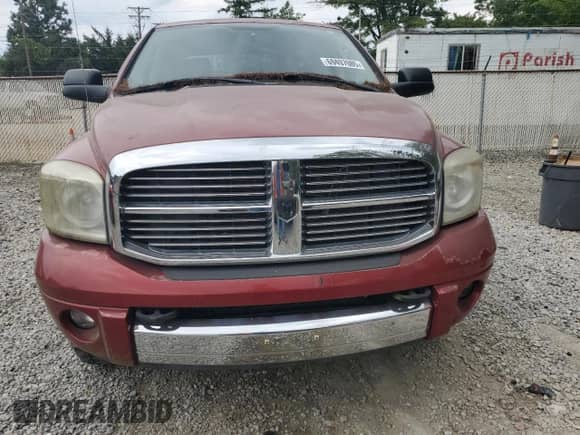 2007 Dodge 3500 Laramie z VIN 3D7MX39A47G801021, wystawiony jako Copart lot #69497085 z przebiegiem 163 637 mil mil oraz Czysty tytuł • Clean title. Historia ofert i sprzedaży dostępna na DreamBid. Obrazek 5.