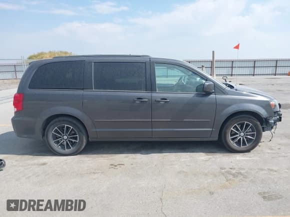 ✅ 2017 Dodge Grand Caravan GT • VIN: 2C4RDGEG5HR573049 • Lot: 43228787. Wystawiony na IAAI z przebiegiem 110 606 mil. Bezpłatny archiwum sprzedaży aukcyjnych z USA i szczegółowy raport historii pojazdu na DreamBid. Zdjęcie 12.