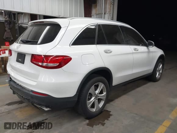 ✅ 2017 Mercedes-Benz GLC 300 • VIN: WDC0G4JB0HF236881 • Lot: 43330564. Listed on IAAI with 109,768 mi. Free auction sales archive from the USA and detailed vehicle history report at DreamBid. Image 4.