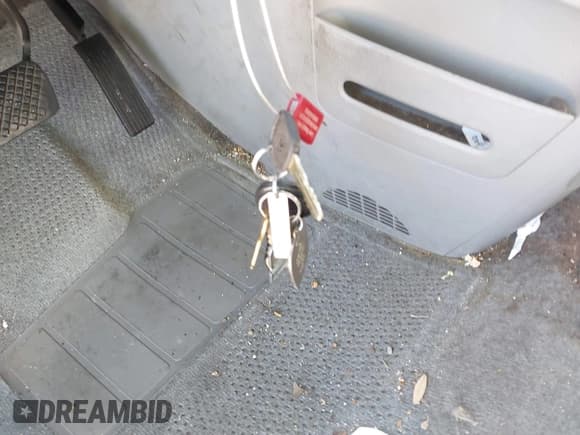 ✅ 2006 Saturn VUE • VIN: 5GZCZ53496S808485 • Lot: 41672526. Wystawiony na IAAI z przebiegiem 212 244 mil. Bezpłatny archiwum sprzedaży aukcyjnych z USA i szczegółowy raport historii pojazdu na DreamBid. Zdjęcie 11.