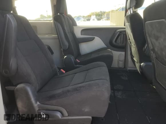 ✅ 2014 Dodge Grand Caravan SE • VIN: 2C4RDGBG2ER137792 • Lot: 86882745. Listed on Copart with 215,077 mi. Free auction sales archive from the USA and detailed vehicle history report at DreamBid. Image 11.