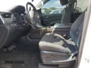 ✅ 2016 Chevrolet Suburban LS • VIN: 1GNSKGKC3GR144206 • Lot: 68899725. Wystawiony na Copart z przebiegiem 166 424 mil. Bezpłatny archiwum sprzedaży aukcyjnych z USA i szczegółowy raport historii pojazdu na DreamBid. Zdjęcie 7.