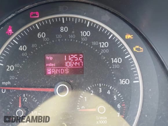 ✅ 2009 Volkswagen Beetle S • VIN: 3VWPW31C79M501580 • Lot: 43707256. Wystawiony na IAAI z przebiegiem 106 447 mil. Bezpłatny archiwum sprzedaży aukcyjnych z USA i szczegółowy raport historii pojazdu na DreamBid. Zdjęcie 7.