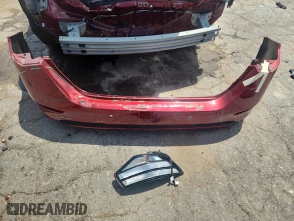 ✅ 2024 Nissan Sentra SV • VIN: 3N1AB8CV6RY211603 • Lot: 63057545. Wystawiony na Copart z przebiegiem 2 813 mil. Bezpłatny archiwum sprzedaży aukcyjnych z USA i szczegółowy raport historii pojazdu na DreamBid. Zdjęcie 12.