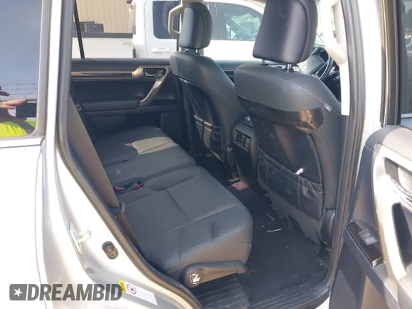 ✅ 2015 Lexus GX 460 • VIN: JTJBM7FX8F5109258 • Lot: 42833584. Listed on IAAI with 99,737 mi. Free auction sales archive from the USA and detailed vehicle history report at DreamBid. Image 8.
