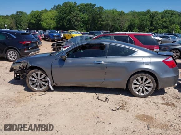 ✅ 2010 Honda Accord EX-L • VIN: 1HGCS2B81AA000284 • Lot: 42539374. Listed on IAAI with 211,009 mi. Free auction sales archive from the USA and detailed vehicle history report at DreamBid. Image 14.