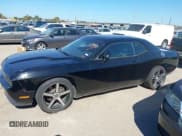 ✅ 2013 Dodge Challenger R/T Classic • VIN: 2C3CDYBT2DH712684 • Lot: 43635988. Wystawiony na IAAI z przebiegiem 118 793 mil. Bezpłatny archiwum sprzedaży aukcyjnych z USA i szczegółowy raport historii pojazdu na DreamBid. Zdjęcie 14.