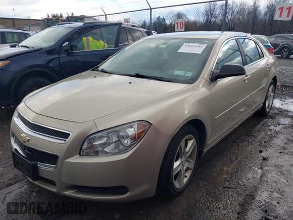 ✅ 2012 Chevrolet Malibu 1LS • VIN: 1G1ZB5E02CF184374 • Лот: 43665184. Опубликован ранее на IAAI с пробегом 113 409 миль. Бесплатный доступ к архиву аукционных продаж из США и подробный отчёт об истории автомобиля на DreamBid. Изображение 2.