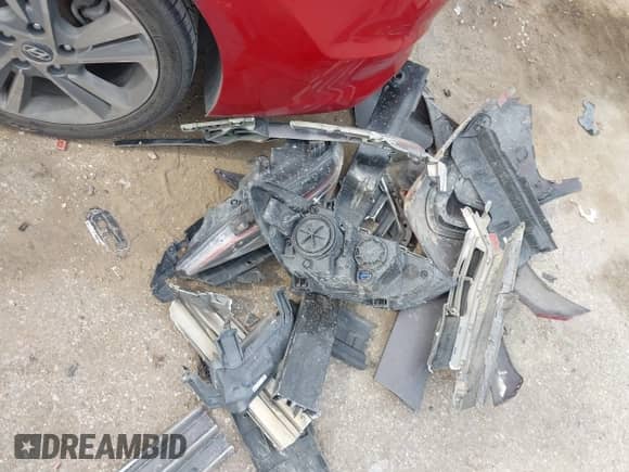 2017 Hyundai Elantra Limited с VIN KMHD84LF8HU127418, выставлен на аукционе IAAI как лот 43094172 с пробегом 121 455 миль миль и . История ставок и продаж доступна на DreamBid. Изображение 11.