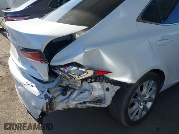 ✅ 2014 Lexus IS 250 • VIN: JTHBF1D24E5022147 • Lot: 42239619. Listed on IAAI with 143,448 mi. Free auction sales archive from the USA and detailed vehicle history report at DreamBid. Image 6.