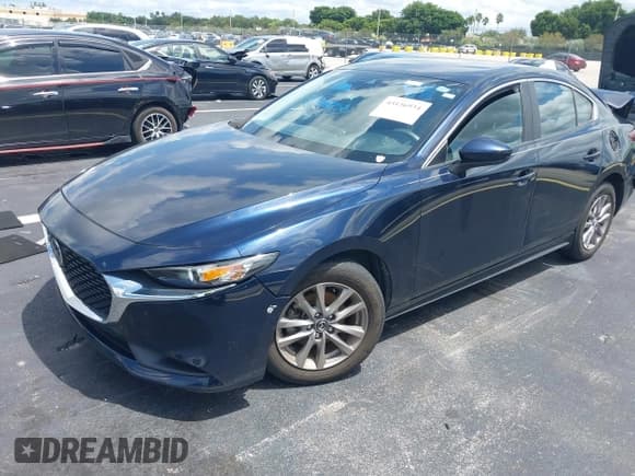 ✅ 2021 Mazda 3 S • VIN: JM1BPAALXM1325144 • Lot: 43136934. Wystawiony na IAAI z przebiegiem 40 512 mil. Bezpłatny archiwum sprzedaży aukcyjnych z USA i szczegółowy raport historii pojazdu na DreamBid. Zdjęcie 2.