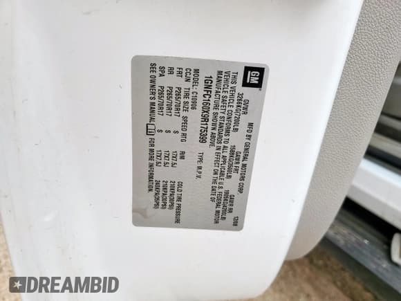 ✅ 2009 Chevrolet Suburban LS • VIN: 1GNFC160X9R175399 • Lot: 84414205. Wystawiony na Copart z przebiegiem 150 715 mil. Bezpłatny archiwum sprzedaży aukcyjnych z USA i szczegółowy raport historii pojazdu na DreamBid. Zdjęcie 13.