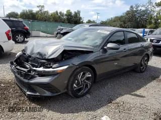 ✅ 2025 Hyundai Elantra Limited • VIN: KMHLN4DJ5SU139136 • Lot: 82049415. Wystawiony na Copart z przebiegiem 1 535 mil. Bezpłatny archiwum sprzedaży aukcyjnych z USA i szczegółowy raport historii pojazdu na DreamBid. Zdjęcie 1.