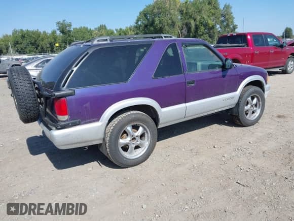1995 Chevrolet Blazer с VIN 1GNCT18W8S2184847, выставлен на аукционе IAAI как лот 43132776 с пробегом 110 196 миль миль и . История ставок и продаж доступна на DreamBid. Изображение 4.