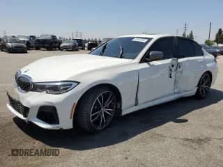 2020 BMW 3 Series M340i z VIN WBA5U7C03LAF54307, wystawiony jako Copart lot #62836385 z przebiegiem Nie podano mil oraz Szkoda całkowita • Salvage title. Historia ofert i sprzedaży dostępna na DreamBid. Obrazek 1.