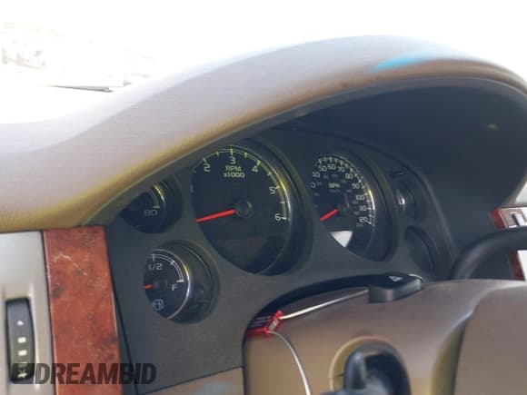 ✅ 2013 GMC Yukon SLE • VIN: 1GKS1AE01DR185749 • Lot: 42370613. Wystawiony na IAAI z przebiegiem Nie podano. Bezpłatny archiwum sprzedaży aukcyjnych z USA i szczegółowy raport historii pojazdu na DreamBid. Zdjęcie 7.