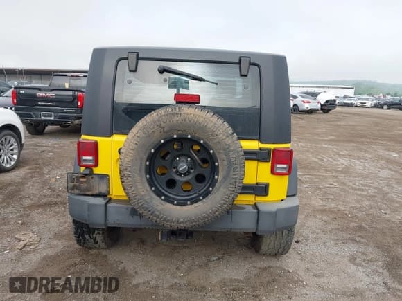 ✅ 2008 Jeep Wrangler X • VIN: 1J4FA24108L645810 • Lot: 42104132. Listed on IAAI with 29,633 mi. Free auction sales archive from the USA and detailed vehicle history report at DreamBid. Image 16.
